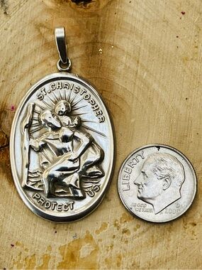 Vintage 1973 Theda St. Christopher Oval Sterling Silver Pendant Protect Unisex
